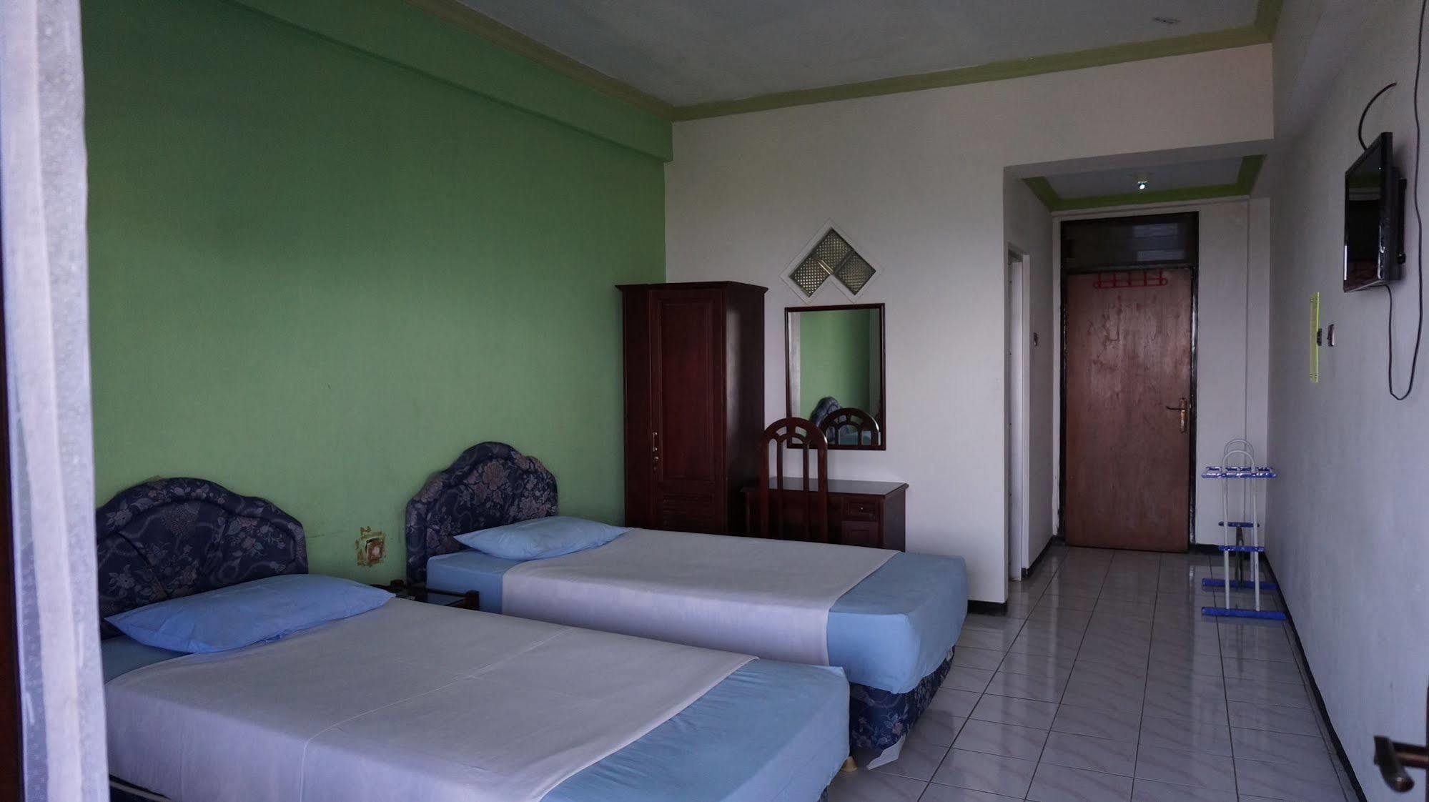 Hotel Surya Indah Batu Malang Exterior foto