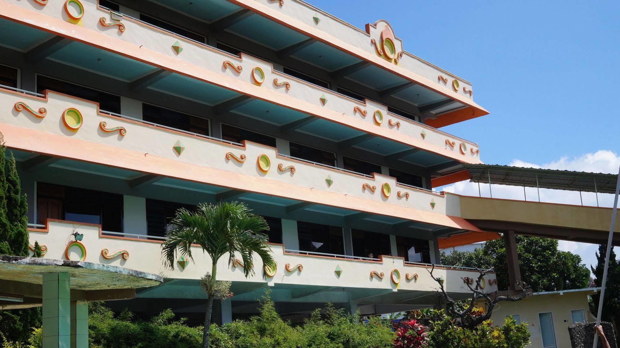 Hotel Surya Indah Batu Malang Exterior foto